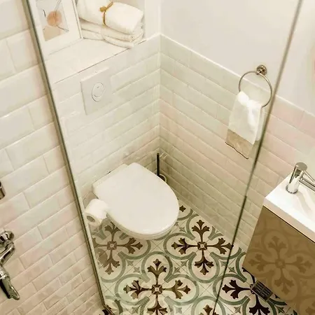 בוקרשט Bright Studio - Top Location - Old Town + Netflix מראה חיצוני תמונה