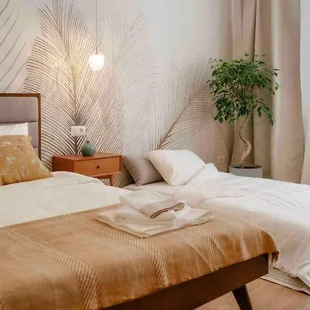 בוקרשט Bright Studio - Top Location - Old Town + Netflix מראה חיצוני תמונה