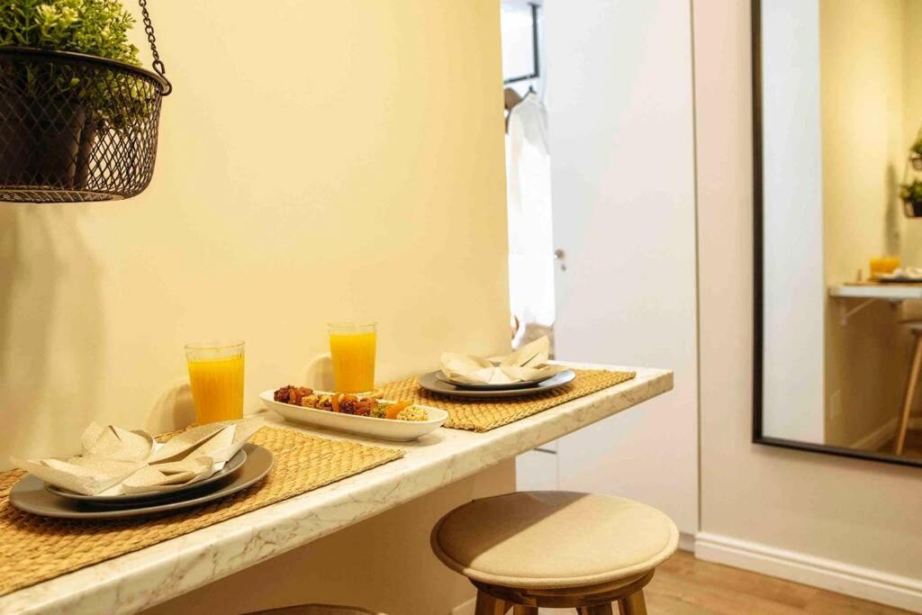 Bright - Location - Old Town + Netflix * בוקרשט